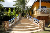 The Carib House 5 Bedrooms and Pool Close to Beach Hotels in 