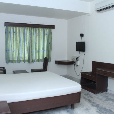 Deluxe Room with Air Conditioner