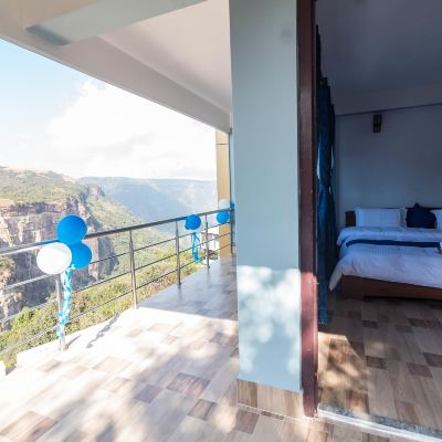 Deluxe Room With Double Bed And Mountain View