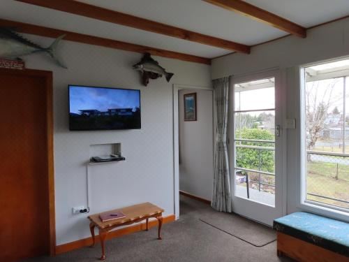 Glendale River View Holiday Home