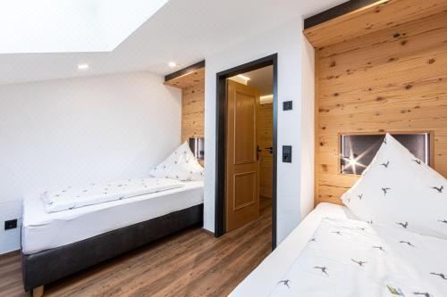 带阳台的两卧室公寓