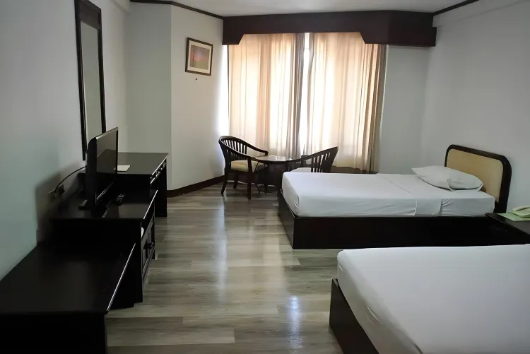 ห้องสแตนดาร์ด เตียงใหญ่หรือเตียงทวิน, 1 เตียงใหญ่