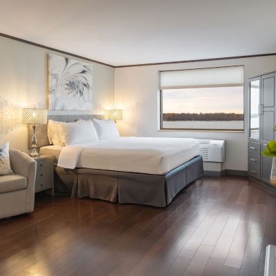 Premium King Room With River View Niagara Riverside Resort, BW Premier Collection Promo Code