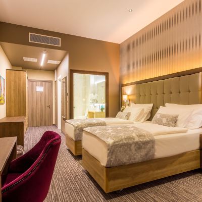 Deluxe Twin Room Admiral Hotel Promo Code