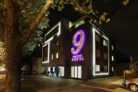 Hotel 9