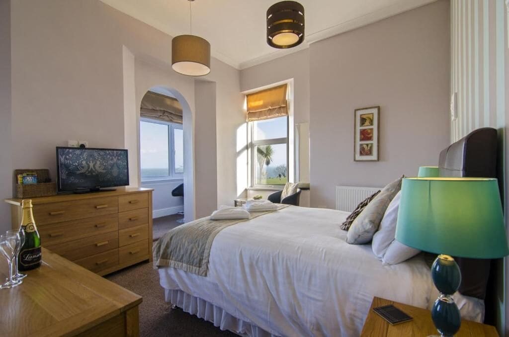 豪华双人间 - 带阳台和海景