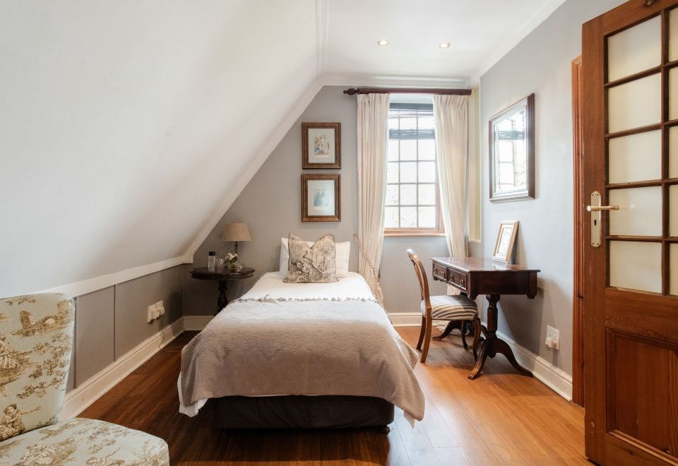 顶级独立别墅， 4 间卧室， 山景