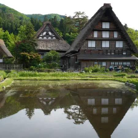 Gokayama Onsen Akaokan