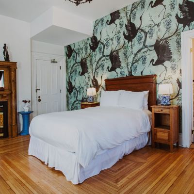 Premier Queen Suite-Non-Smoking Merrill House Promo Code