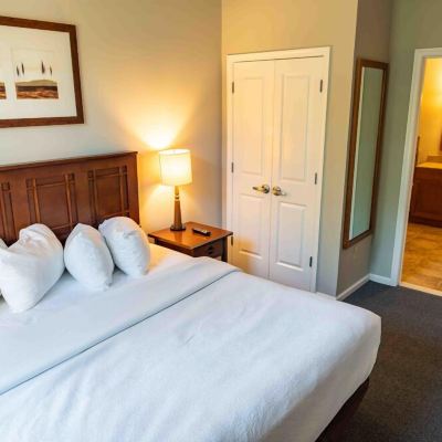 Deluxe One-Bedroom Suite with Fireplace Mountain Creek Resort Promo Code