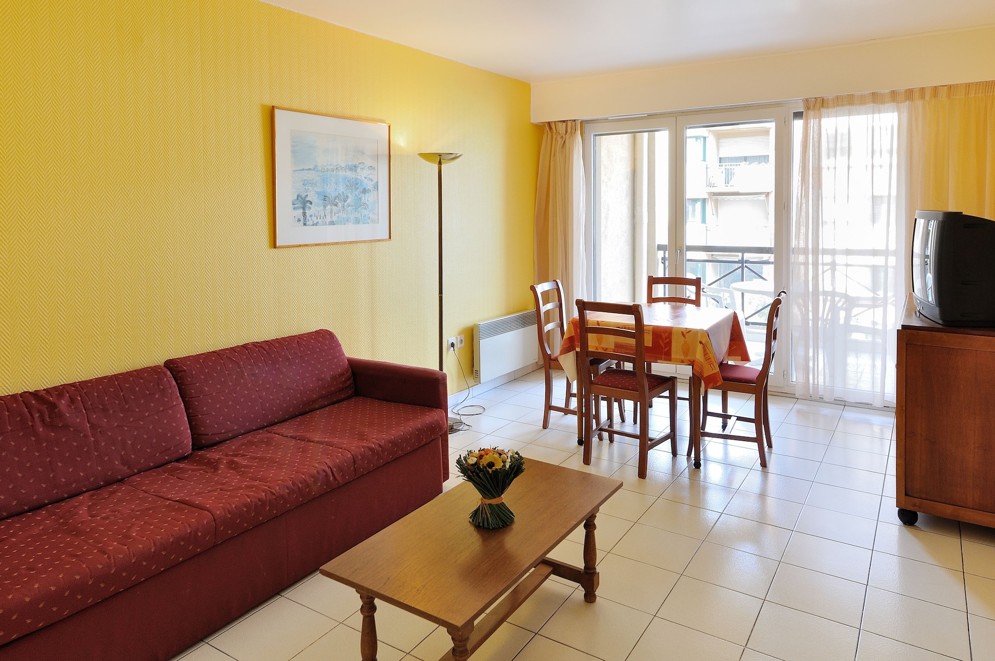 一卧室公寓（带阳台）