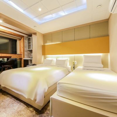 Twin Room, Ocean View (B-Mid-Level Floor) 호텔탑스빌 쿠폰