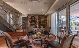 Carriage House New Hope - Housity