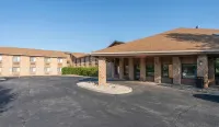 Quality Inn & Suites Sun Prairie Madison East Hotels in 