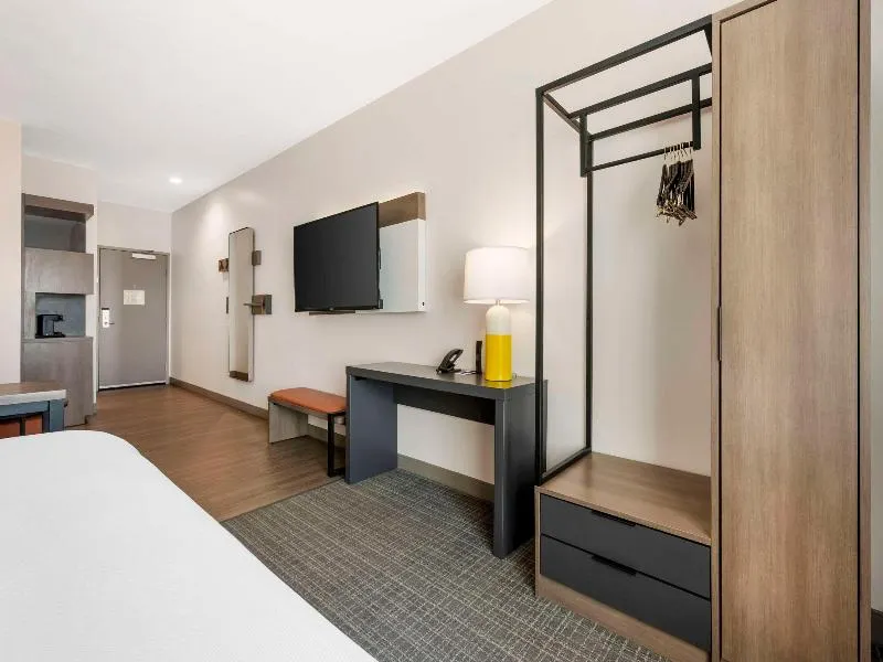 Comfort Suites Richmond East - 切斯特