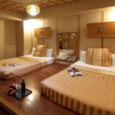 Four-person Room Laurel Hotel Promo Code