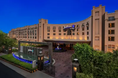 Radisson Blu Plaza Delhi Отели в г. 