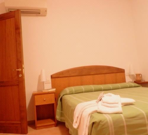 带阳台的两卧室公寓