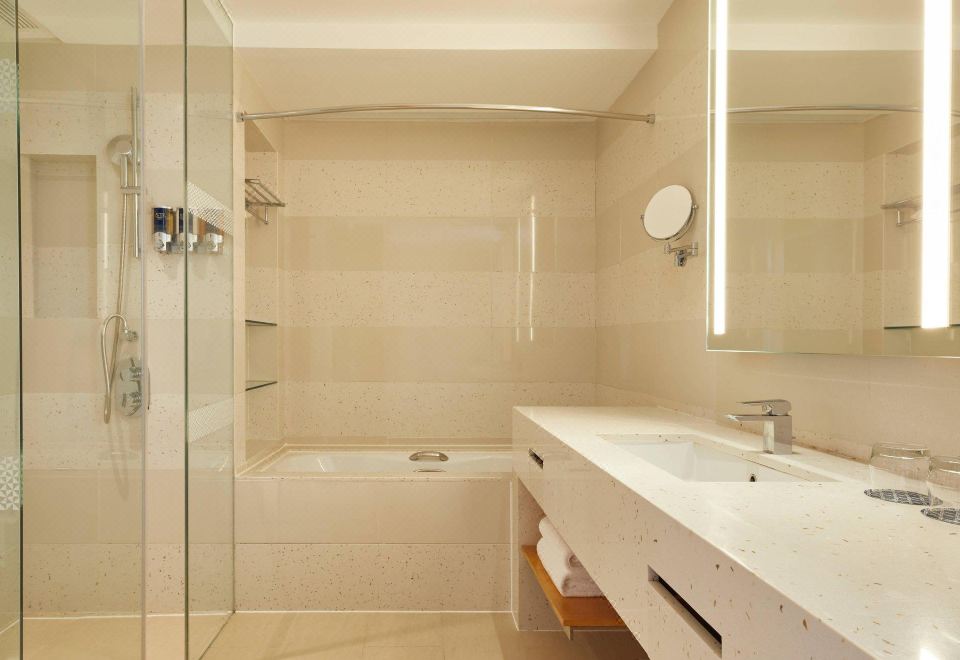 Four Points By Sheraton Shenzhou PeninsulaOcean View Suite