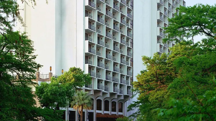 Hilton Palacio del Rio Exterior