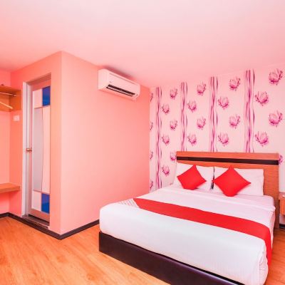 Bilik Double Standard Kupon OYO 504 Hotel Aromas Kulai