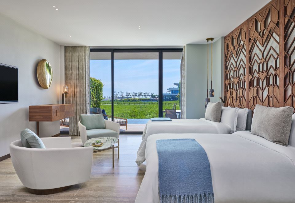 家庭房， 卧室1:1張特大床 ， 卧室2:2張大床， 海景， 水池， 露台