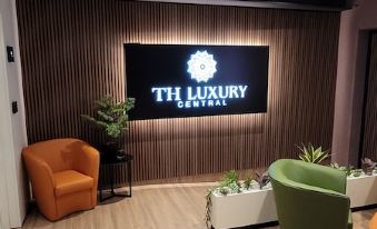 Th Luxury Central