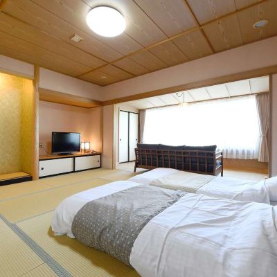 Japanese-Style Room with Bath