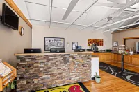 Super 8 by Wyndham Branson / Shepherd of the Hills Exwy