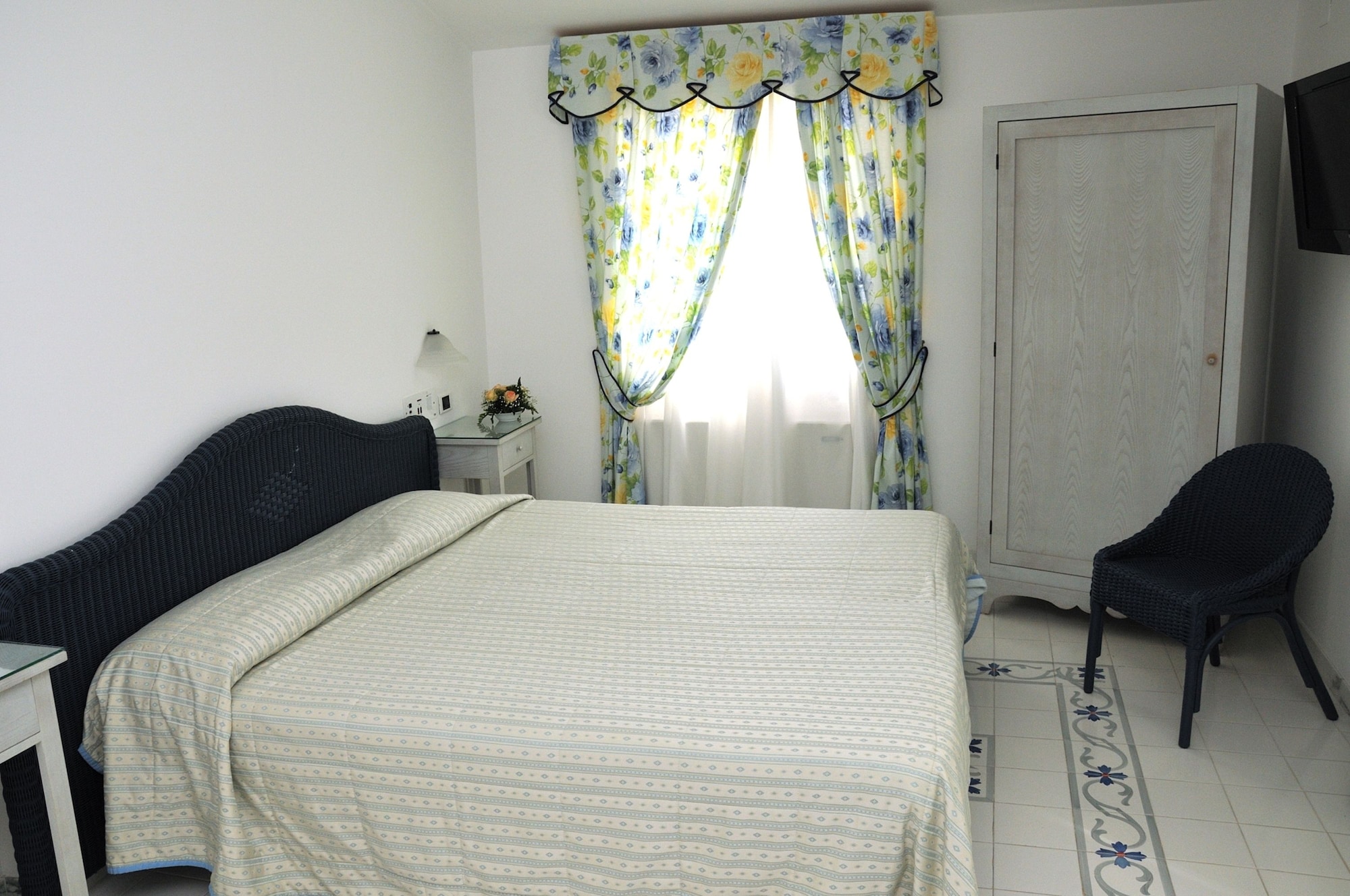 舒适双人房带一张特大床