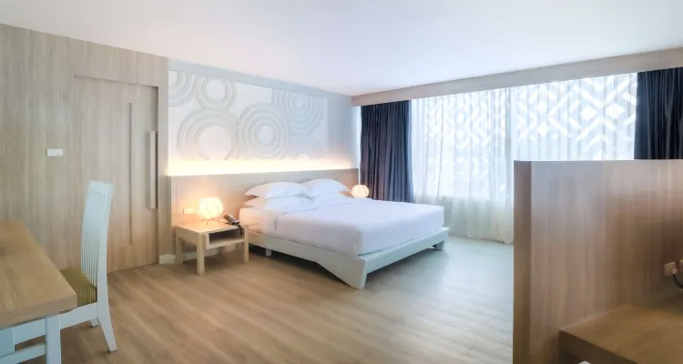 1 King Bed, Non-Smoking, Premier Room, Flat Screen Television, City View, Mini Bar, Bath And Shower