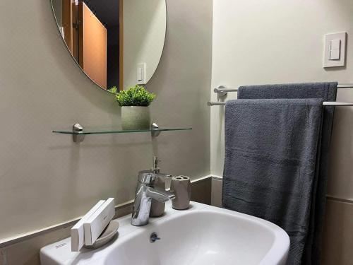 享有游泳池景致的一室公寓