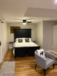 Modern Mountain Cabin with Treehouse & New Hot Tub under the Stars Near Rmnp
