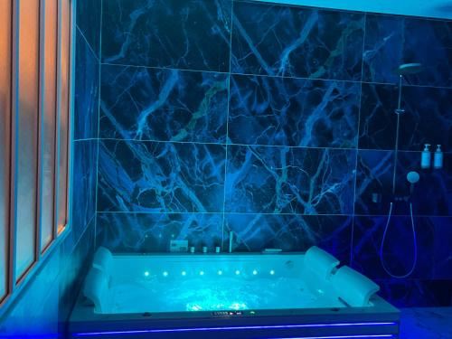 特大床间 - 带spa浴缸