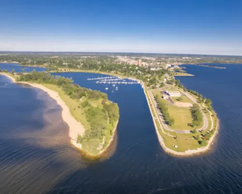 Lake Views, Cozy 2-bedroom condo newly remodeled, downtown Escanaba Hotels in Escanaba