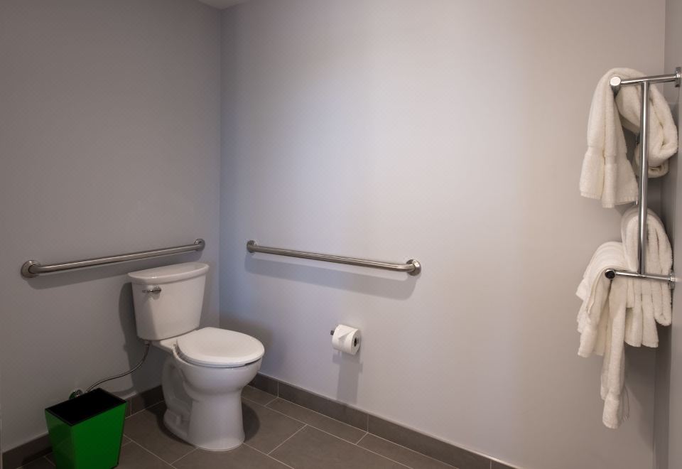 Lexen Hotel - North Hollywood Near Universal StudiosAccessible Preferred Two Queen Room