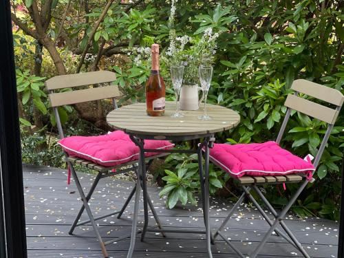 Peaceful Garden Retreat in Tunbridge Wells One-Bedroom Apartment