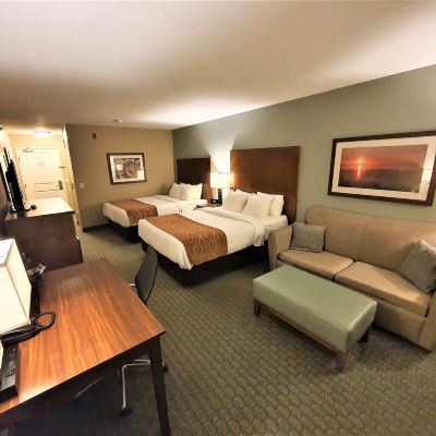 Deluxe Triple Room AmeriVu Inn and Suites - Chisago City Promo Code
