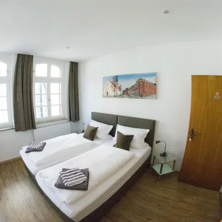 Hotel Gasthof Zur Post Отели в г. Зенденхорст