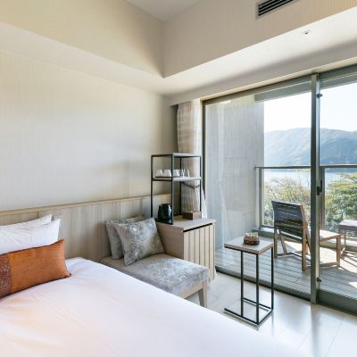 Twin Room With Mobility Accessible-Non-Smoking 箱根・芦ノ湖 はなをり クーポン