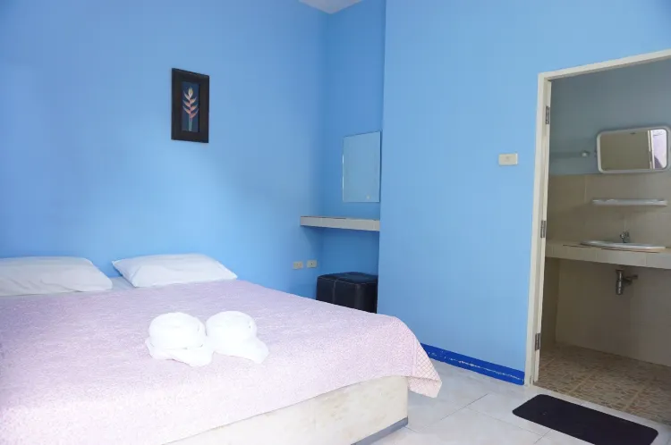 ห้องสแตนดาร์ด เตียงใหญ่ พร้อมพัดลม