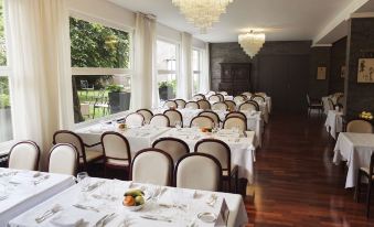 Hostellerie Du Grand Saint Antoine - Housity
