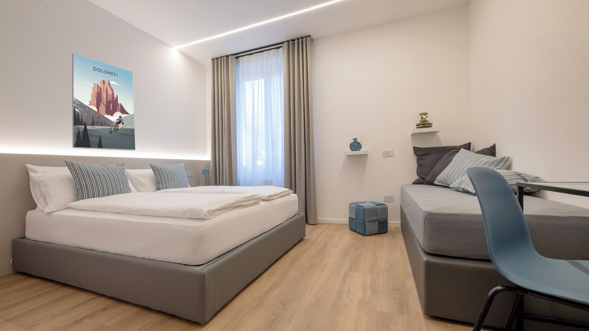 豪华三人房，带双人床和梳化床，无烟，独立浴室