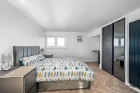 Luxury Apartment with Sea Views Balcony Hotéis em 