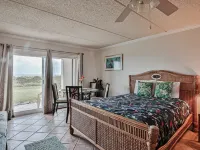 Oceanfront Townhouse With Shared Pools, Ocean View, Wifi, W/d, and Central AC Hotels in Crescent Beach