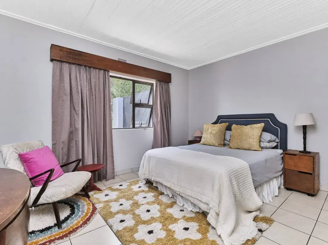 Cozy Two Bedroom Escape - Krugersdorp