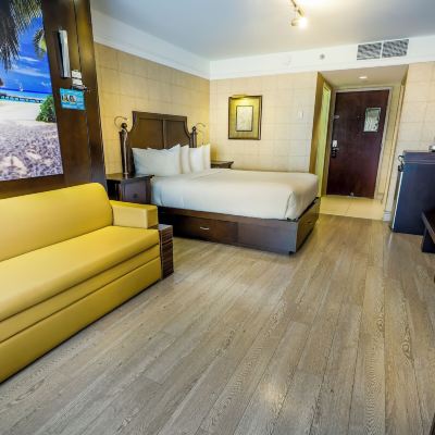 Superior Room, 1 Queen Bed, 1 Murphy Bed LHotelQuébec Promo Code