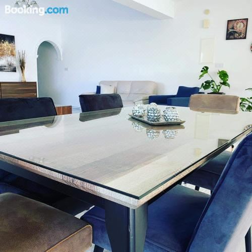 带私人泳池的六卧室别墅