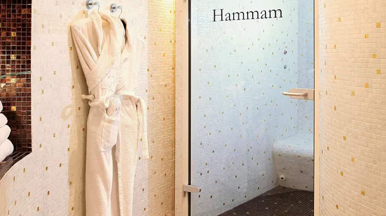 ソフィテル パリ ル フォーブル 施設