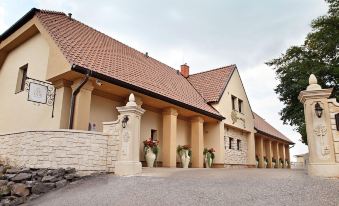 Hotel Zlaty Klucik - Golden Key with Luxury Spa